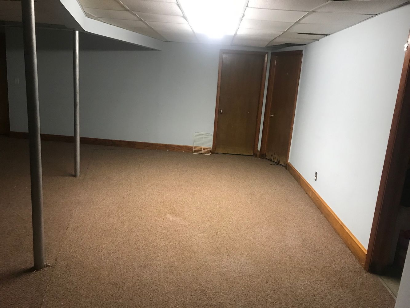 250 S 1st St, Monmouth, IL 61462